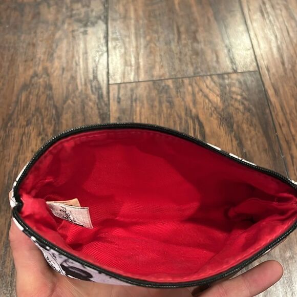 Disney Dooney & Bourke Comic Strip Cosmetic Bag in EUC no flaws - Picture 7 of 11